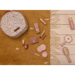 Little Dutch Beauty Case 13 Little Dutch Beauty Case -Lush Littles 13 8548527f e500 4b46 af6d 797b6262748b