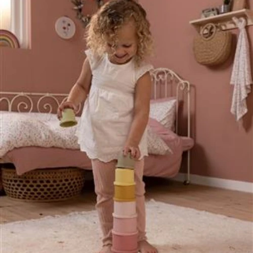 Little Dutch Stacking Cups Pink 2 Little Dutch Stacking Cups Pink - Image 2