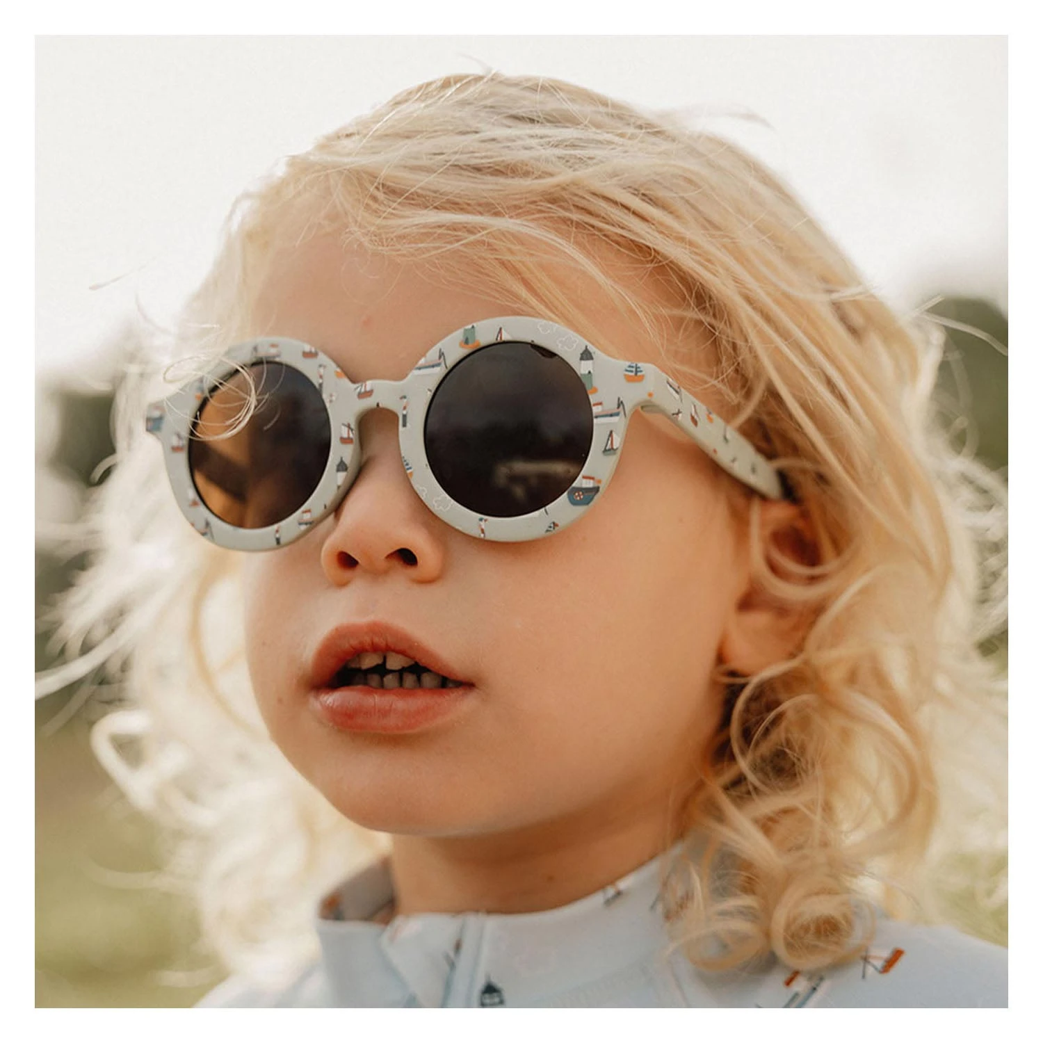 Little Dutch Child Sunglasses Round Shape Sailors Bay Blue 2 Little Dutch Child Sunglasses Round Shape Sailors Bay Blue - Image 2
