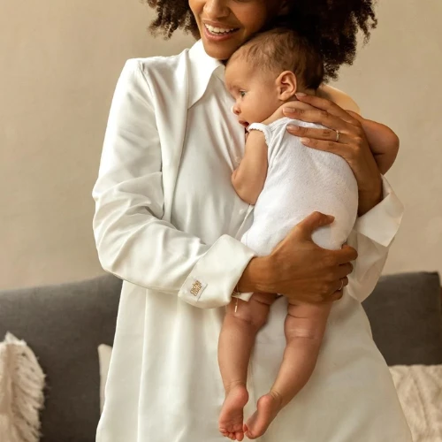 Cache Coeur Tina Maternity And Nursing Shirt 1 Cache Coeur Tina Maternity And Nursing Shirt