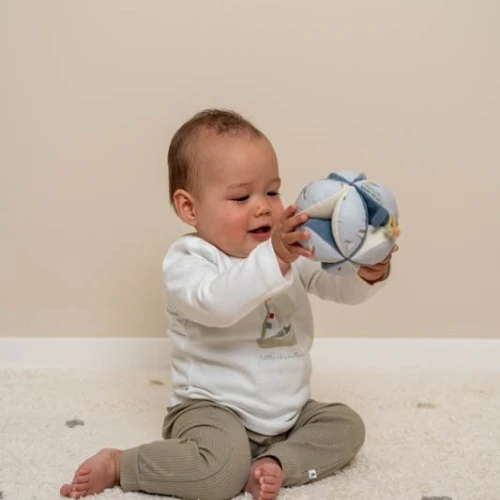 Little Dutch Gripping Ball Sailors Bay 3 Little Dutch Gripping Ball Sailors Bay - Image 3