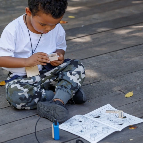 Plan Toys Secret Agent Play Set - PT 3705 2 Plan Toys Secret Agent Play Set - PT 3705 - Image 2