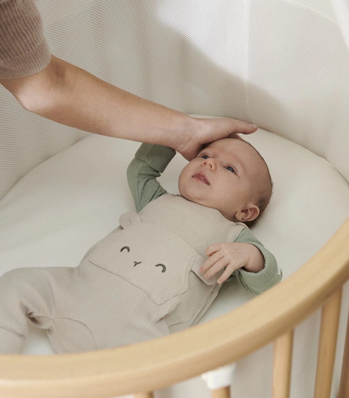 Stokke® Sleepi™ Mini Mesh Liner White 2 Stokke® Sleepi™ Mini Mesh Liner White - Image 2