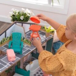 KidKraft Backyard Cookout Dollhouse 20187 -Lush Littles backyard 5 390x390 1
